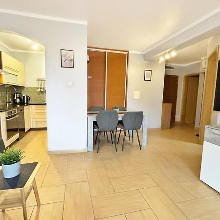 Apartamenty Bryza - Chelmonskiego - Parking - Centrum Świnoujście Екстериор снимка