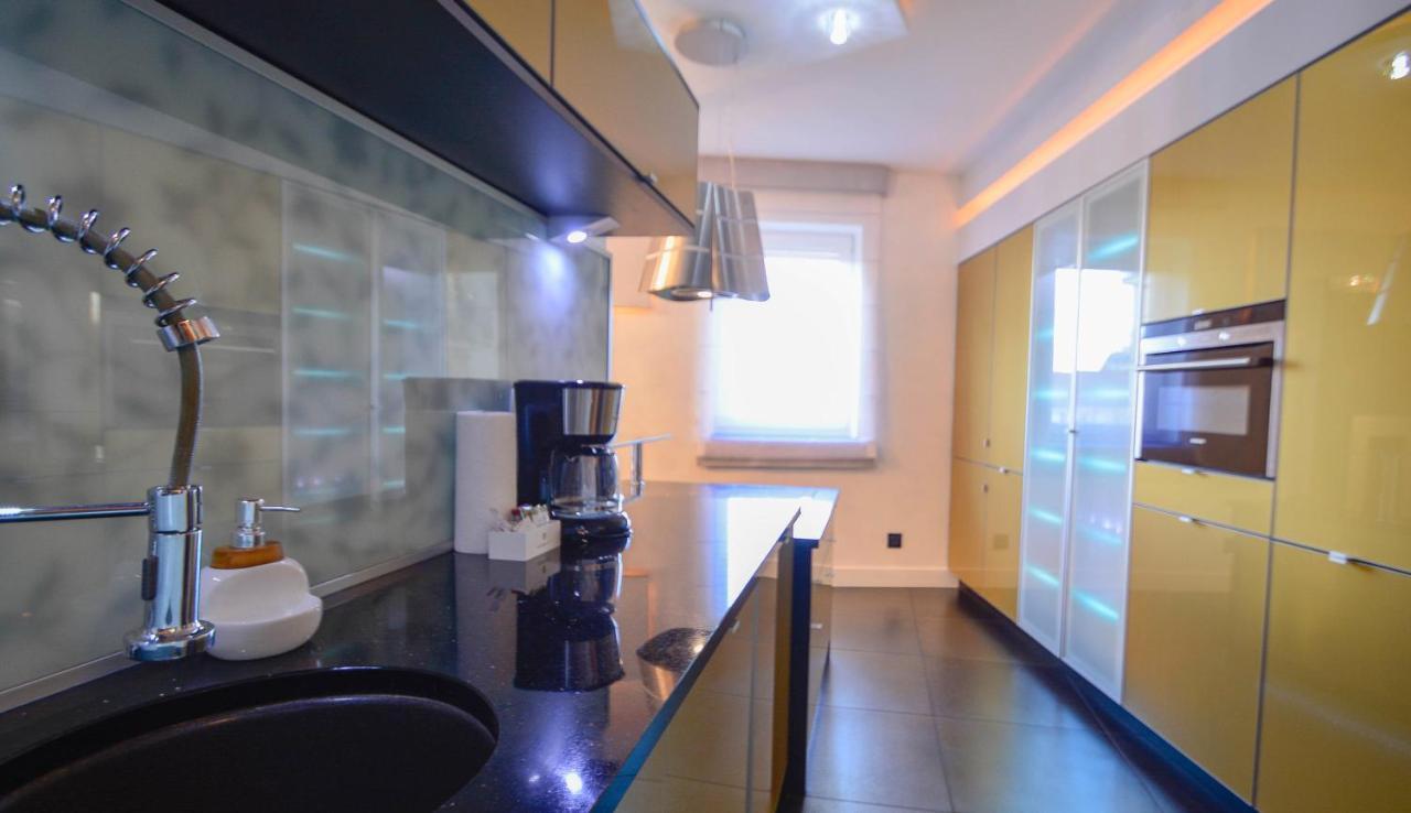Apartamenty Bryza - Chelmonskiego - Parking - Centrum Świnoujście Екстериор снимка